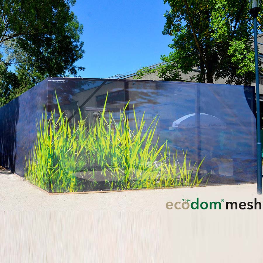 PVC-freies Mesh-Banner mit farbig bedruckter Bespannung im Außenbereich 